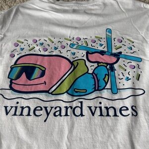 Vineyard Vines White Graphic T-Shirt small ski